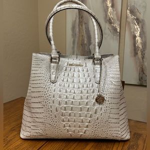 Brahmin Tote NWOT, Off-White/Gray 11x16”